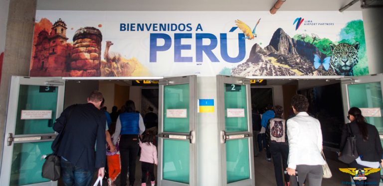 Llegada al Aeropuerto Internacional Jorge Chávez de Lima, Perú.