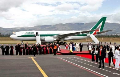 Airbus A330 de Alitalia que transportó al Papa Francisco a Ecuador.