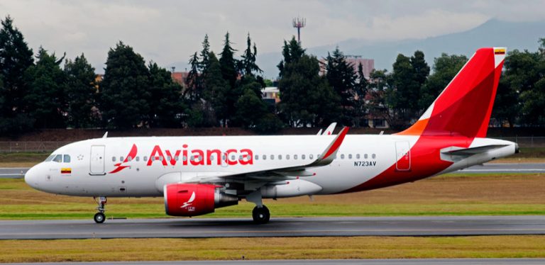 Airbus A319 de Avianca en plataforma.
