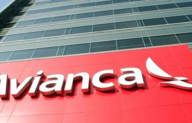 Vista exterior del Centro Administrativo de Avianca en Bogotá.