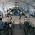 Vista interior del Aeropuerto Internacional Suvarnabhumi de Bangkok, Tailandia.