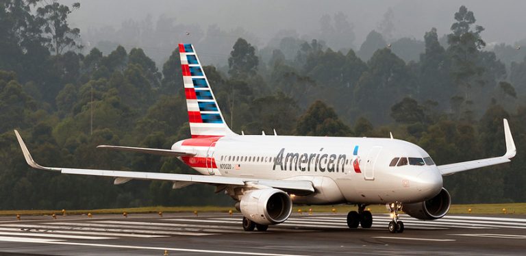 Airbus A319 de American Airlines en Medellín.