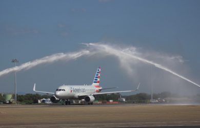 Bautizo al Airbus A319 de American Airlines en su primer vuelo a Cartagena.