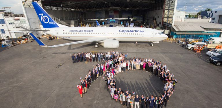 Boeing 737-700 de Copa Airlines en el aniversario No. 70 de la aerolínea.