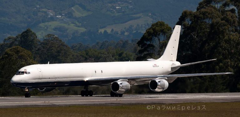 Douglas DC-8 de Sky Bus SAC en el Aeropuerto José María Córdova de Rionegro.