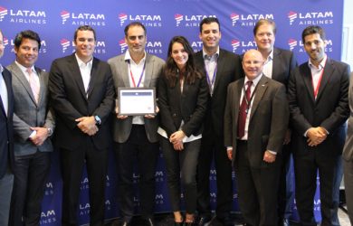 LATAM Cargo recibe certificación CEIV Pharma por handling en Miami.