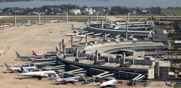 Vista aérea del Aeropuerto Internacional Tom Jobim de Río de Janeiro.
