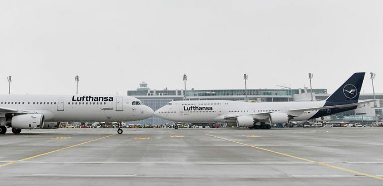 Nueva imagen de Lufthansa en un Boeing 747-8 y un Airbus A320.