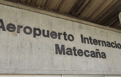 Fachada exterior del Aeropuerto Internacional Matecaña de Pereira.