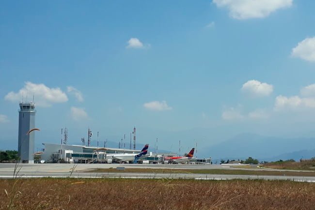 Aeropuerto Internacional Palonegro que sirve a la ciudad de Bucaramanga.