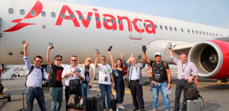 Ganadores del Samsung Galaxy S9 en vuelo de Avianca a Cartagena.