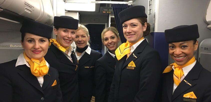Tripulación femenina a cargo de uno de los vuelos de Lufthansa.