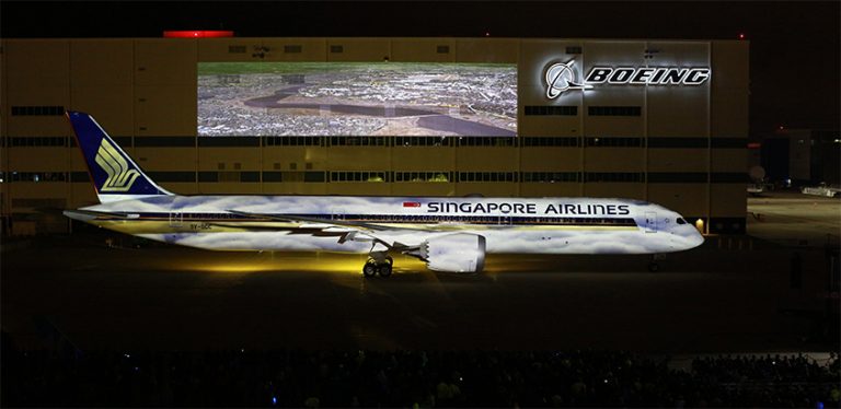 Ceremonia de entrega del primer Boeing 787-10 para Singapore Airlines.