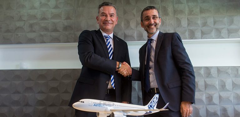 Airbus y JetSmart firman acuerdo para implementación de NavBlue.