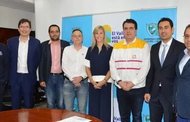 Rueda de Prensa con el anuncio del inicio de operaciones a Cartago de VivaColombia.