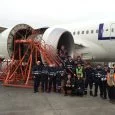 Cambio de motor de un Boeing 787 de LAN.