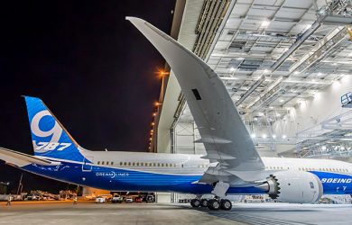 Boeing 787-9 en livery del fabricante estadounidense.