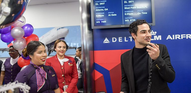 Nuevo Uniformes de Delta Air Lines.
