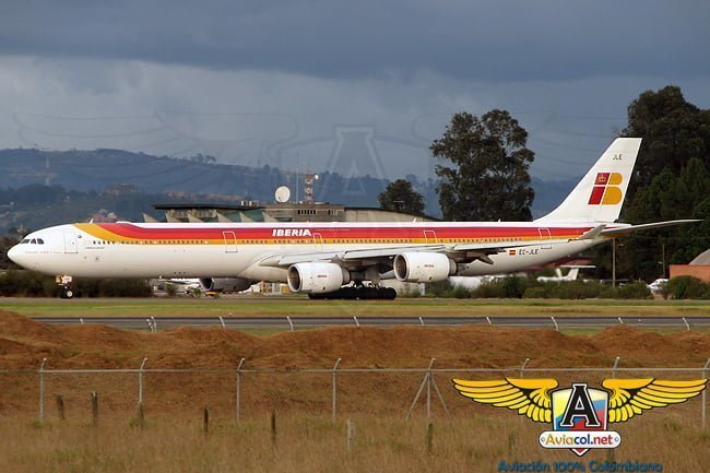Airbus A340-600 de Iberia en Bogotá.