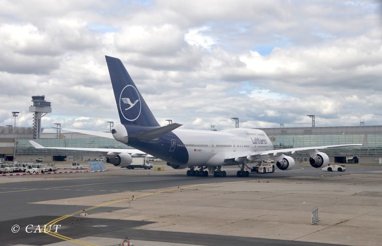 Boeing 747-400 de Lufthansa con nuevo livery en Frankfurt.