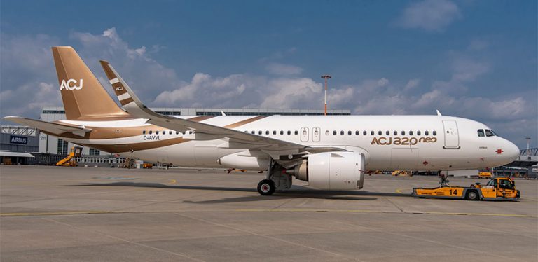 Primer Airbus ACJ320neo.
