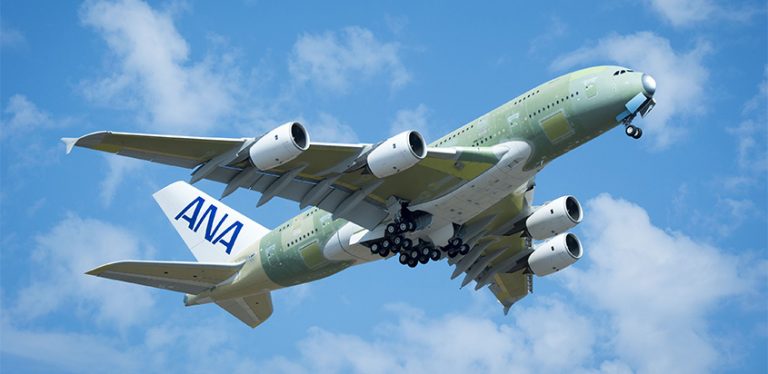 Vuelo inaugural del primer Airbus A380 de All Nippon Airways (ANA).