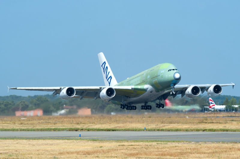 Vuelo inaugural del primer Airbus A380 de All Nippon Airways (ANA).
