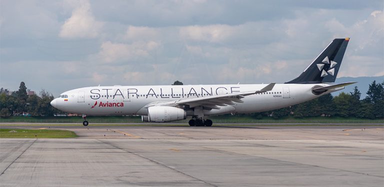 Airbus A330-200 de Avianca en livery de Star Alliance.