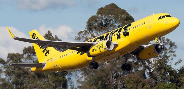Airbus A320 de Spirit despegando de Rionegro.