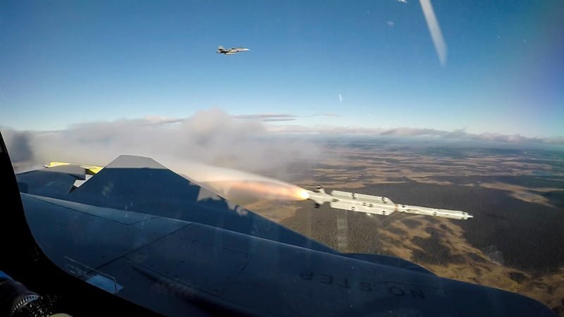 Lanzamiento de misiles del Saab Gripen E.