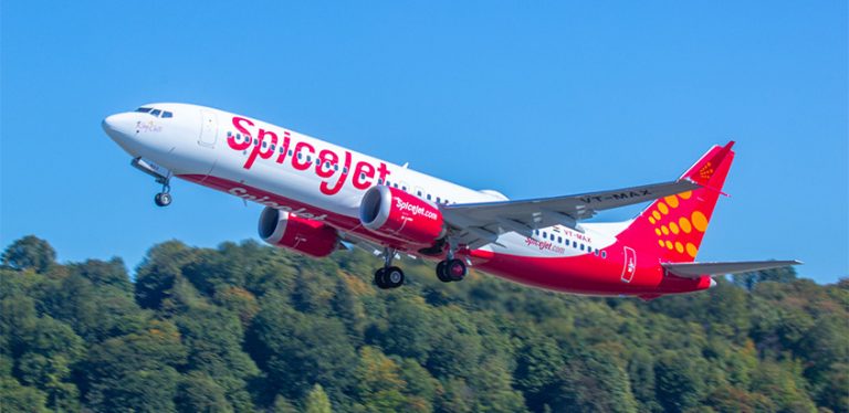 Primer Boeing 737 MAX 8 de SpiceJet (India).