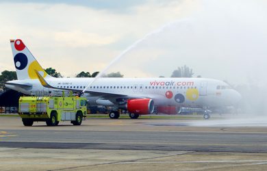 Airbus A320 de Viva Air llegando a Bogotá.