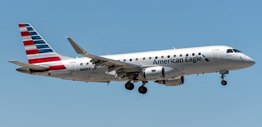 Embraer E175 de American Airlines aterrizando en Miami.