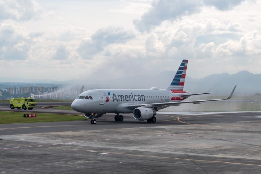 Bienvenida al A319 de American Airlines en el Aeropuerto Matecaña de Pereira.