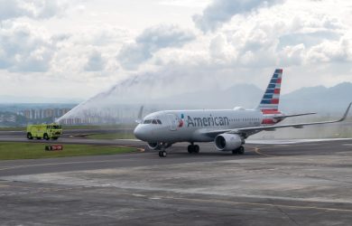 Bienvenida al Airbus A319 de American Airlines en su primer vuelo de Miami a Pereira.