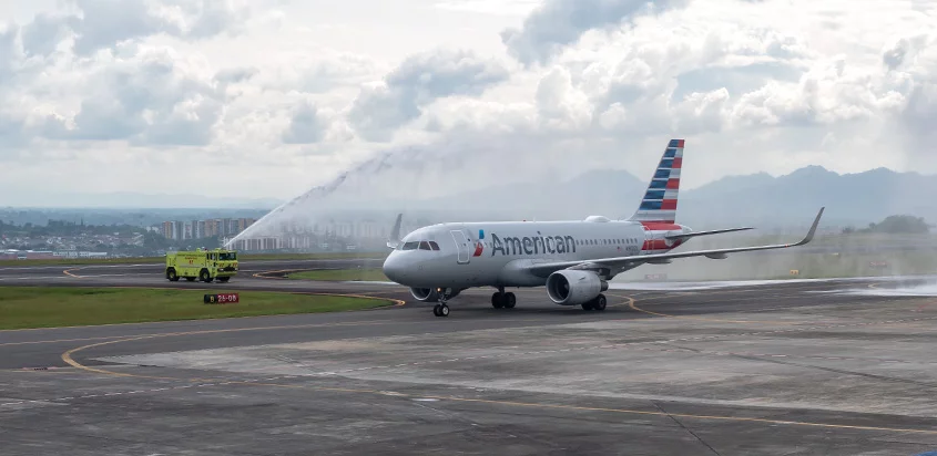 Bienvenida al Airbus A319 de American Airlines en su primer vuelo de Miami a Pereira.