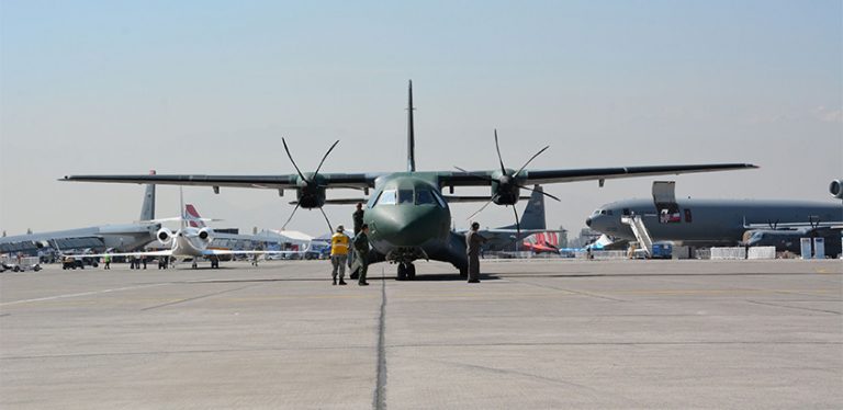 Vista frontal de un Airbus C295.