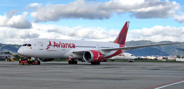 Boeing 787 de Avianca en pushback.