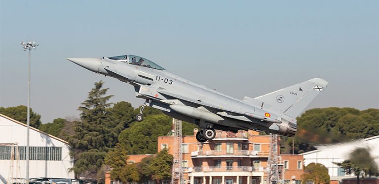 Eurofighter Tranche 1 despegando.