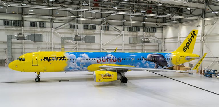 Airbus A321 de Spirit con livery de Dumbo.