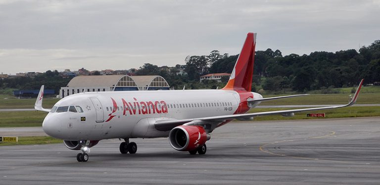Airbus A320 de Avianca Brasil en São Paulo.