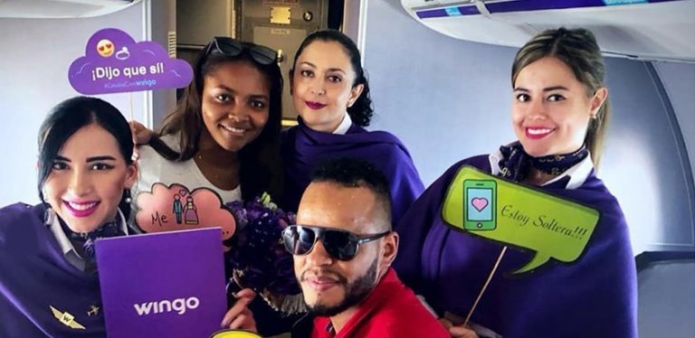 Propuesta de matrimonio en avión de Wingo.