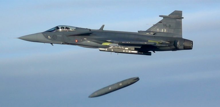 Saab Gripen E en vuelo.
