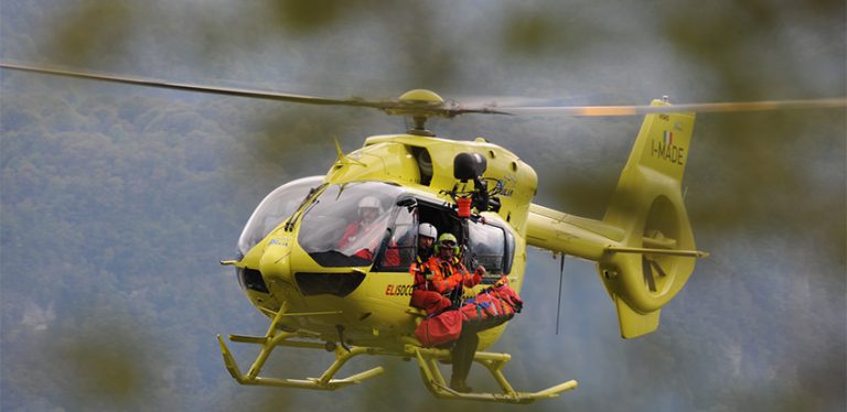 Airbus H145 atendiendo un desastre natural.