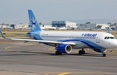 Airbus A320 de Interjet en rodaje.