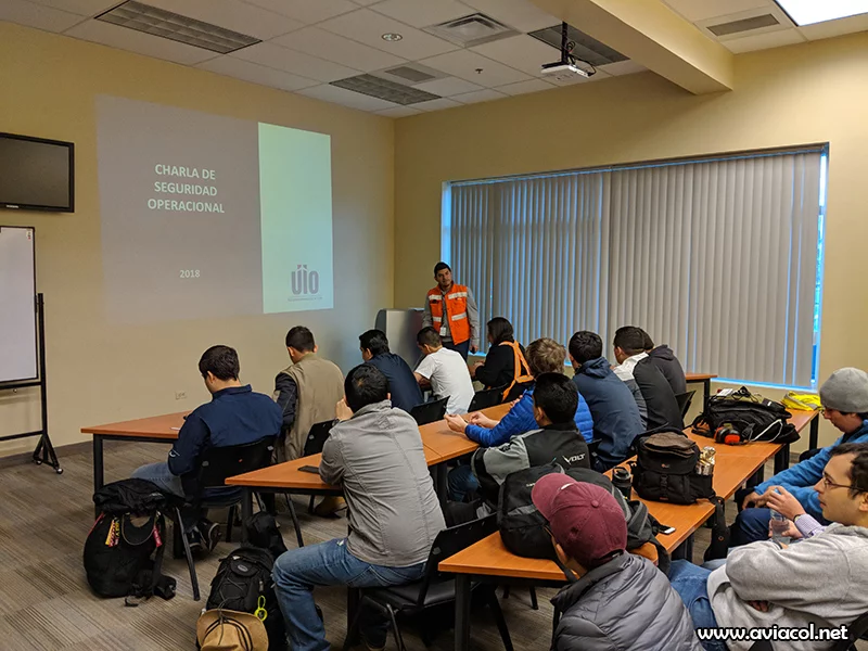 Spotter Day Quito 2018 - Charla seguridad operacional