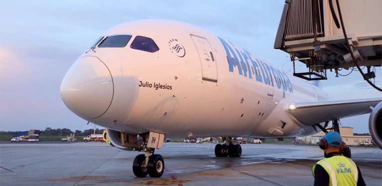 Boeing 787-8 de Air Europa en su primer vuelo a Ciudad de Panamá.