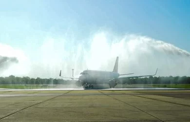 Bautizo al primer vuelo de Viva Air entre Bogotá y Barranquilla.