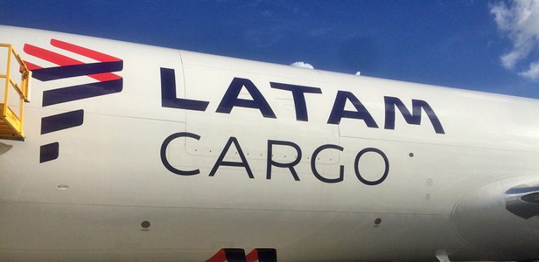 Logo de LATAM Cargo en un Boeing 767F.
