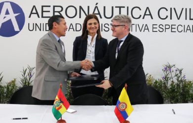 Firma del acuerdo entre Colombia y Bolivia.